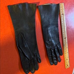 Vintage Elegant Black Leather Gloves